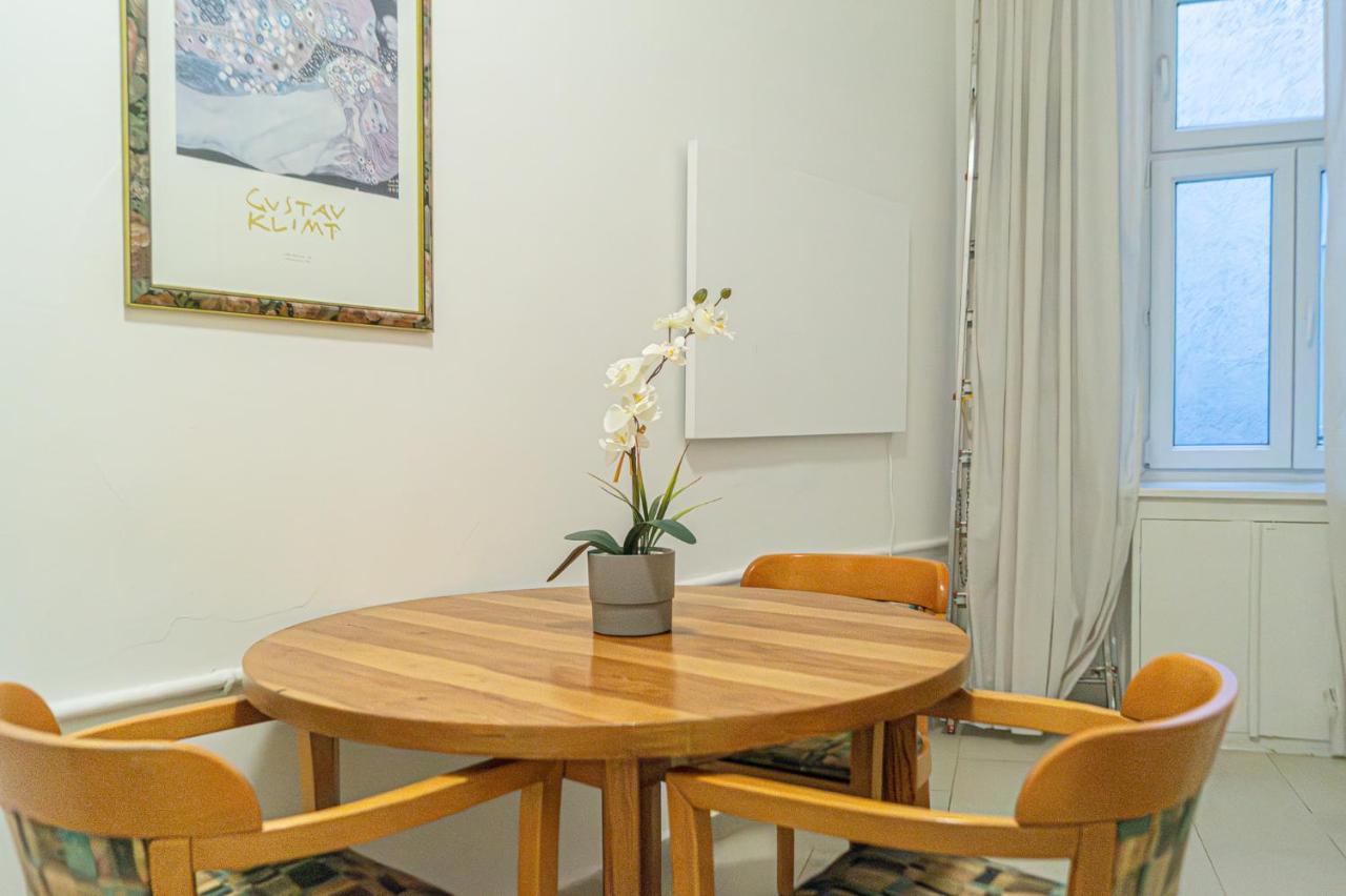 Economy 1Br Apartment Well Connected To The Whole City Vienna Exterior photo